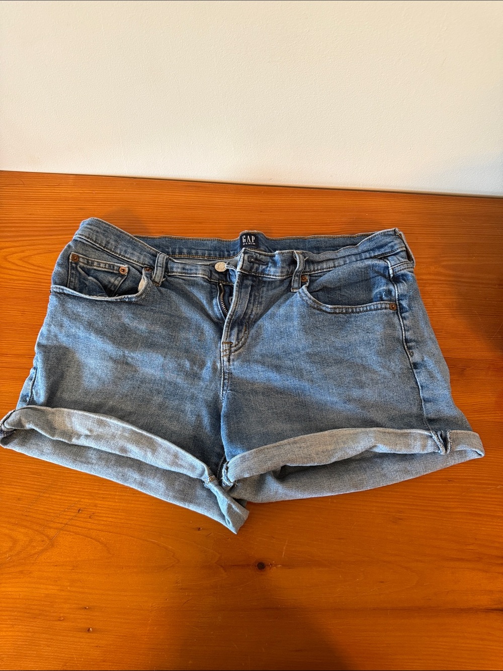 GAP Women's Light Blue Rolled-Hem Denim Shorts